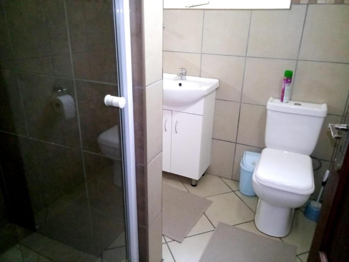 Rustenburg Guesthouse Екстериор снимка