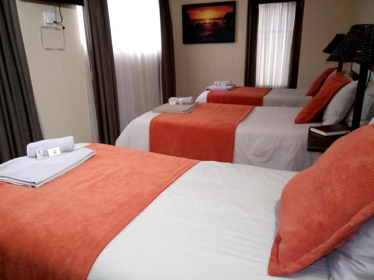 Rustenburg Guesthouse Екстериор снимка