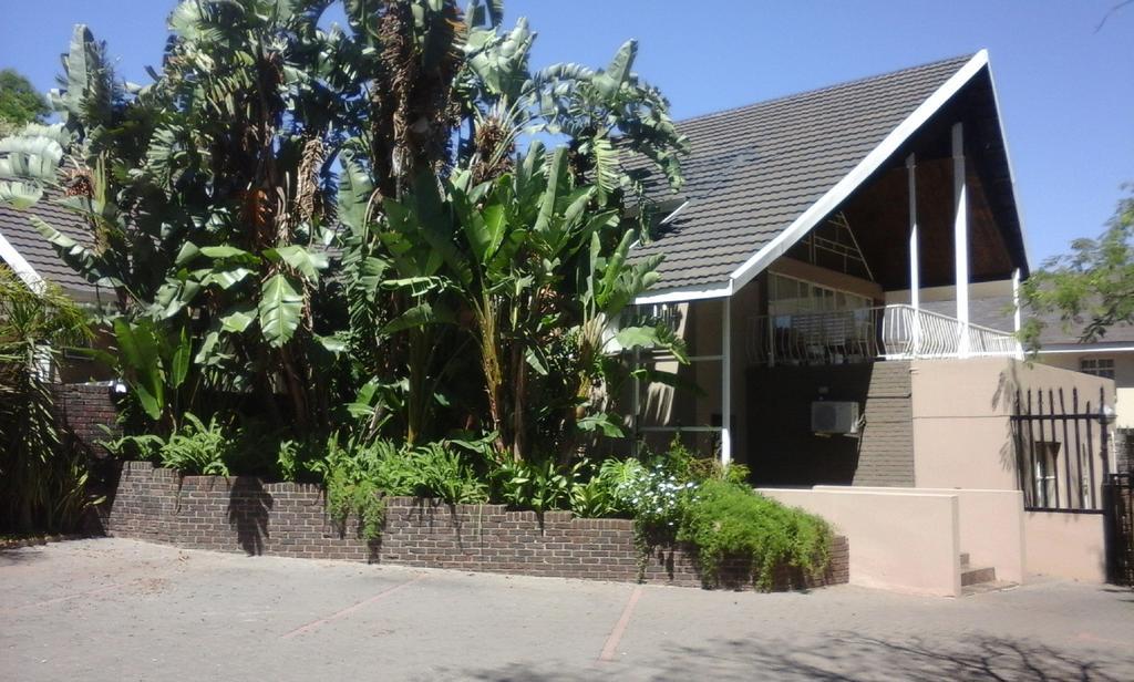Rustenburg Guesthouse Екстериор снимка