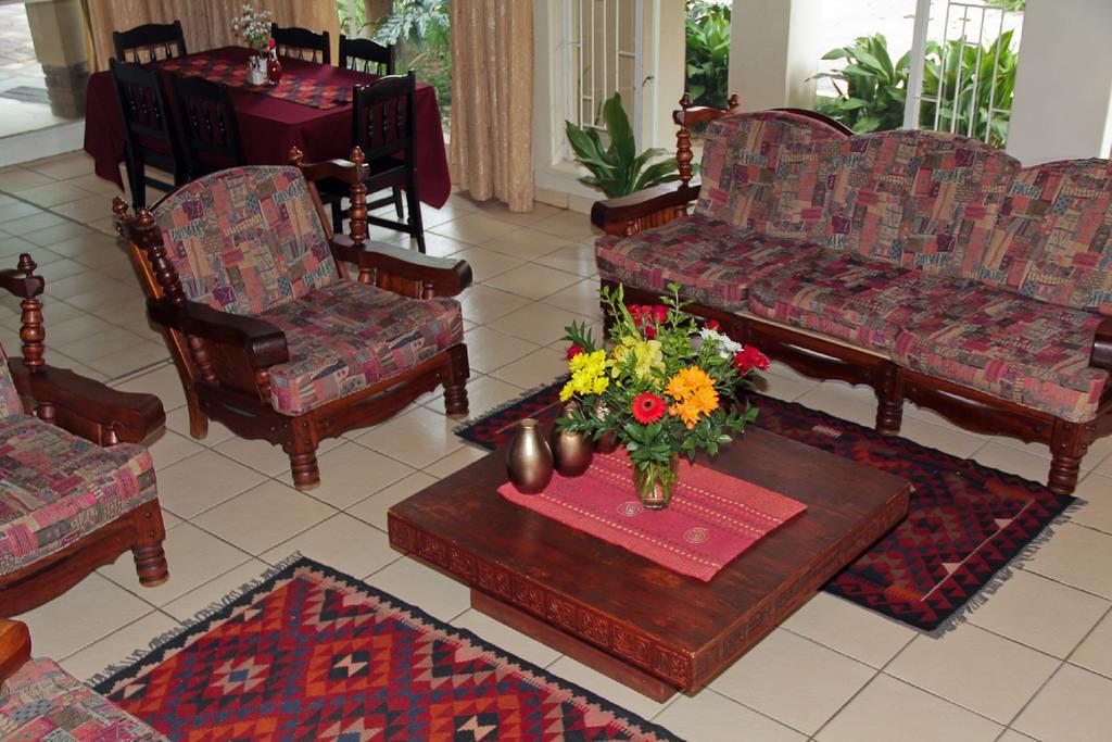 Rustenburg Guesthouse Екстериор снимка