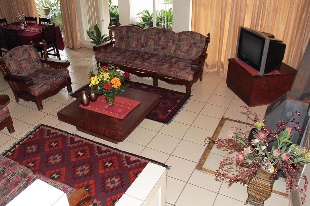Rustenburg Guesthouse Екстериор снимка