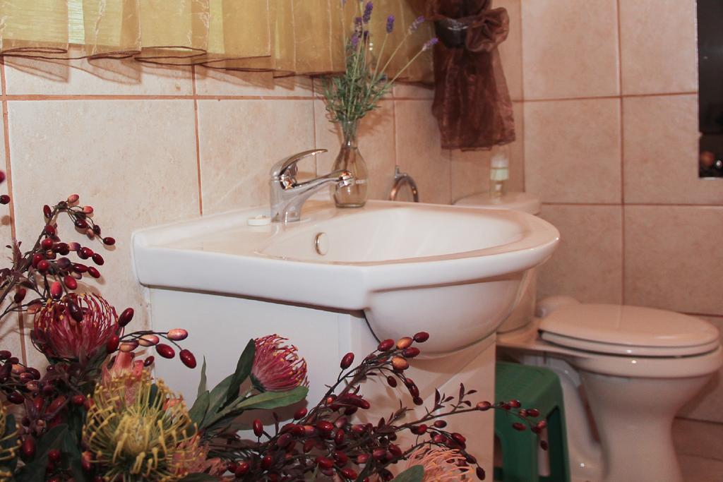Rustenburg Guesthouse Екстериор снимка