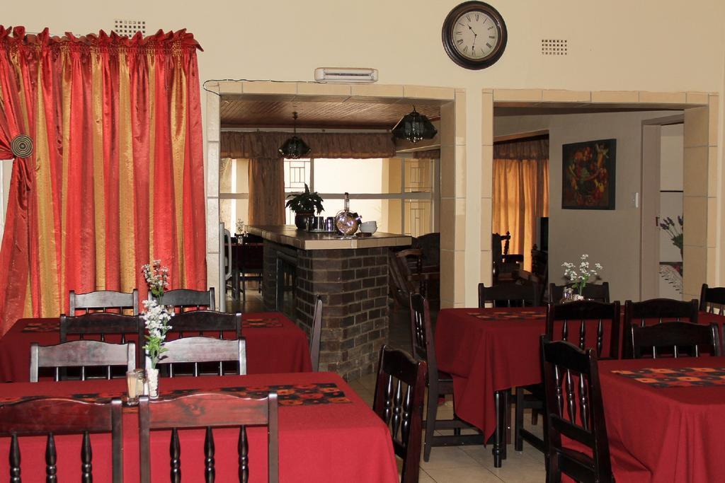Rustenburg Guesthouse Екстериор снимка