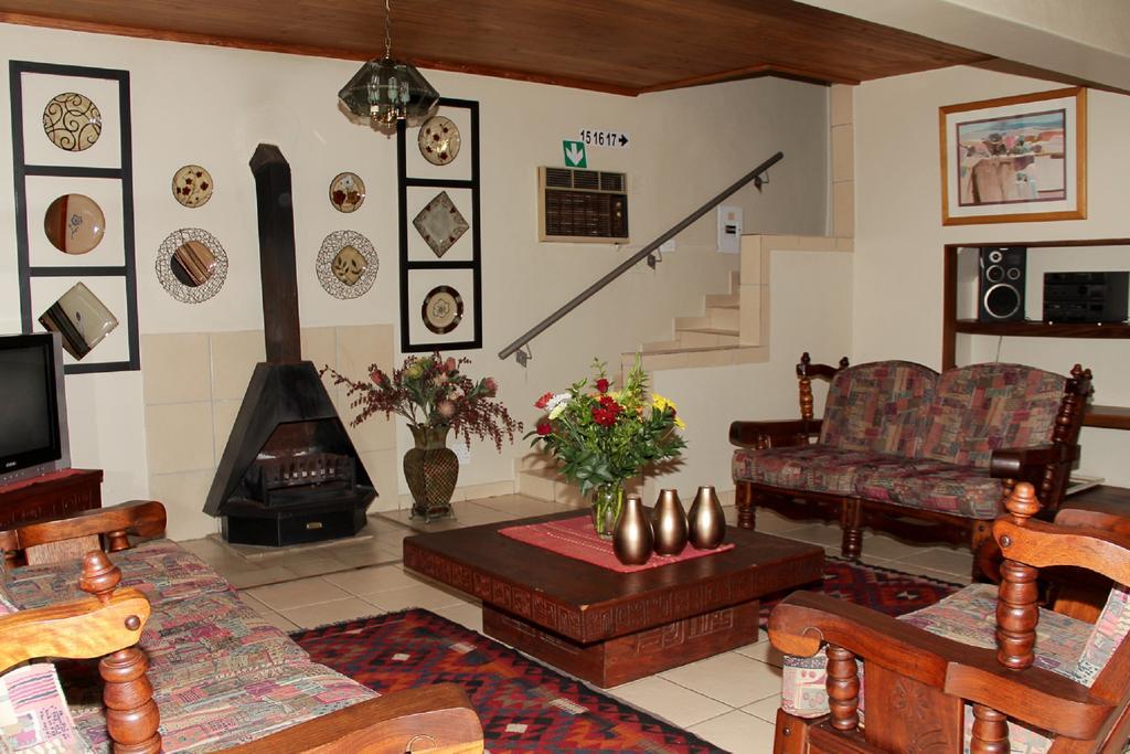 Rustenburg Guesthouse Екстериор снимка